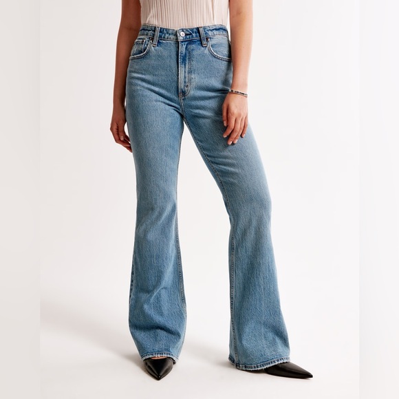 Abercrombie & Fitch Curve Love High Rise Vintage Flare Jean size 25/ 0 Short new - Picture 1 of 11